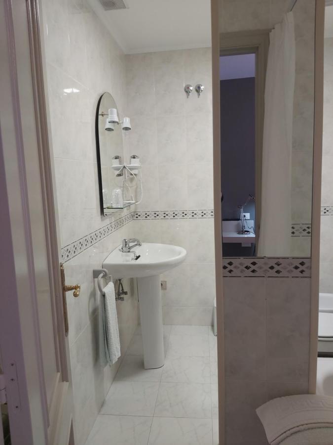 Hostal O Forno Porto do Barqueiro Стая снимка