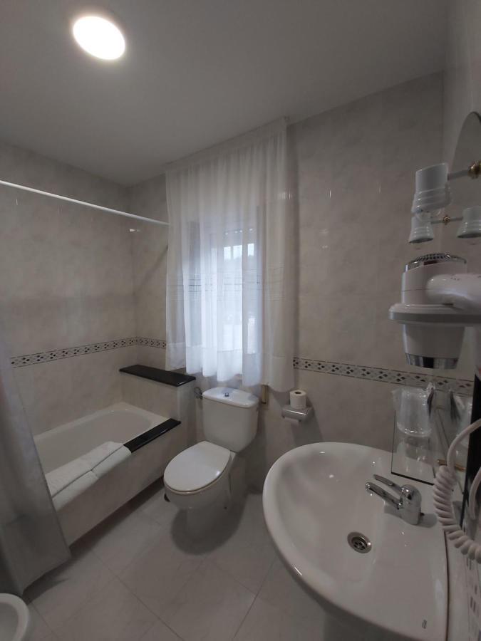 Hostal O Forno Porto do Barqueiro Стая снимка